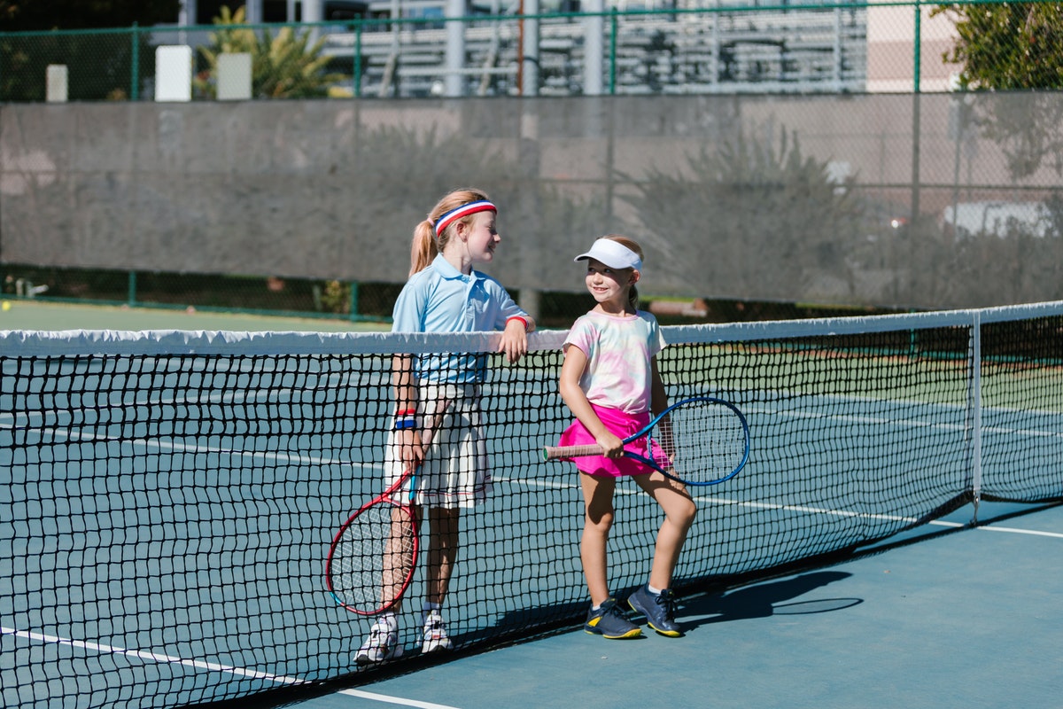 Профессиональный спорт отнимает массу сил и времени, поэтому в Германии распространены интернаты и пансионаты для юных теннисистов.