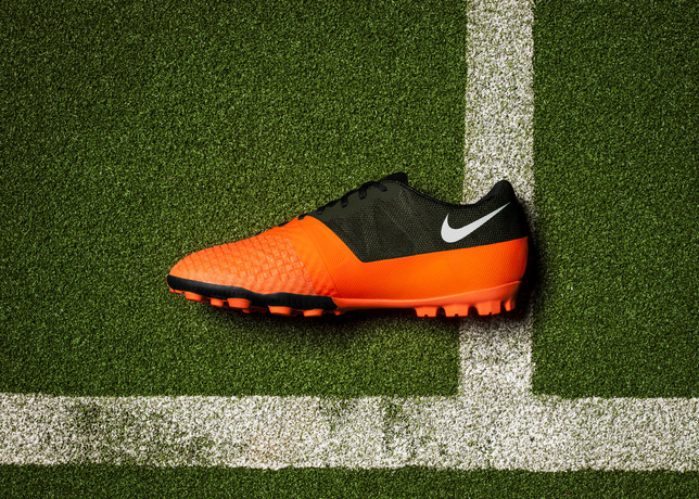 Бутсы из новой коллекции Nike FC247 созданы для игры в футбол – в любое время и в любом месте. #nikefootball