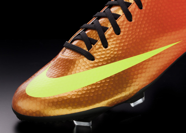 Бутсы Nike Mercurial Vapor IX – взрывная скорость на поле