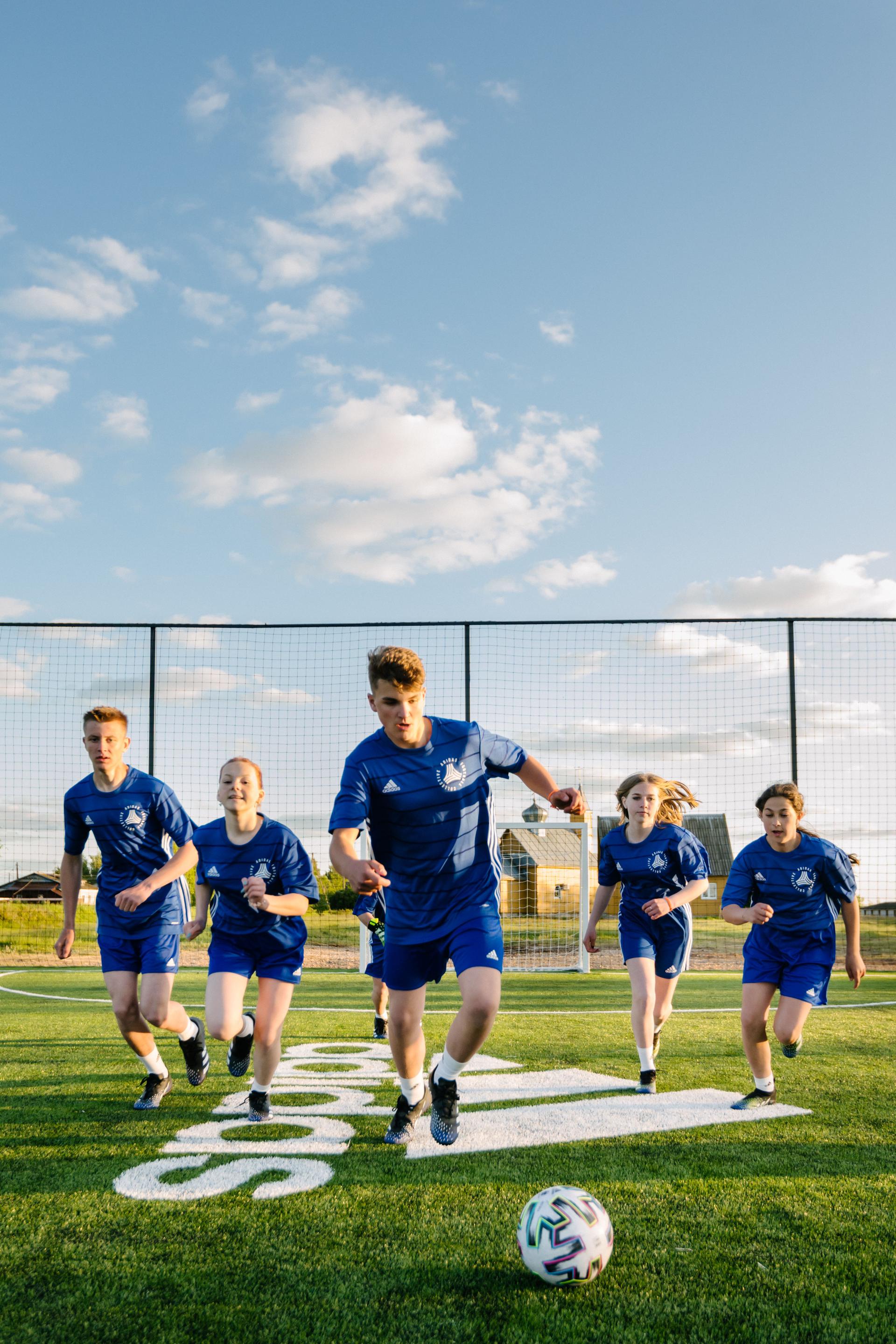 adidas представляет кампанию к ЕВРО-2020 и объявляет о старте социального проекта adidas Football Collective со строительством футбольных полей в регионах России
